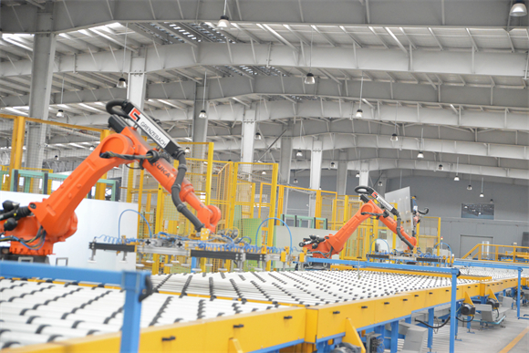 和友重庆光能有限公司生产线。江津区委宣传部供图